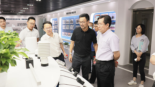 應義斌教授一行參觀托普云農數(shù)字三農展廳